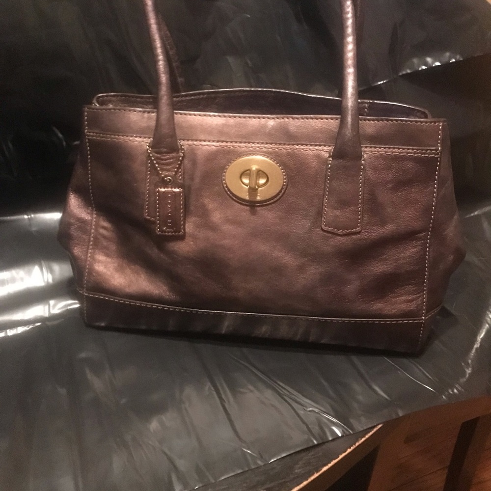 Vintage bronze color coach authentic In wonderful condition a real deal
